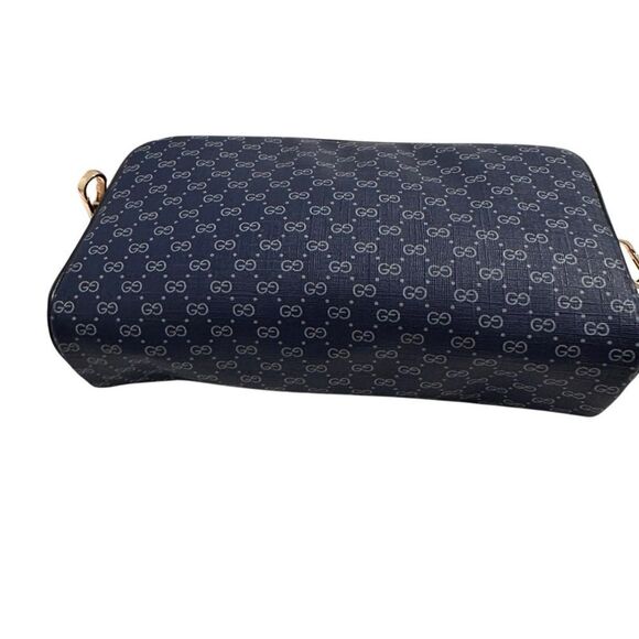 Gucci Black Leather Interior with Gold Logo - Picture 7 of 9